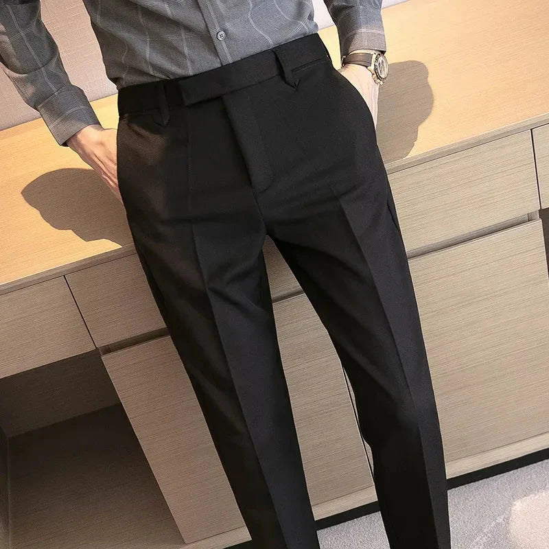 Calça de Alfaiataria Masculina Monzatti MZ055 em corte slim fit.