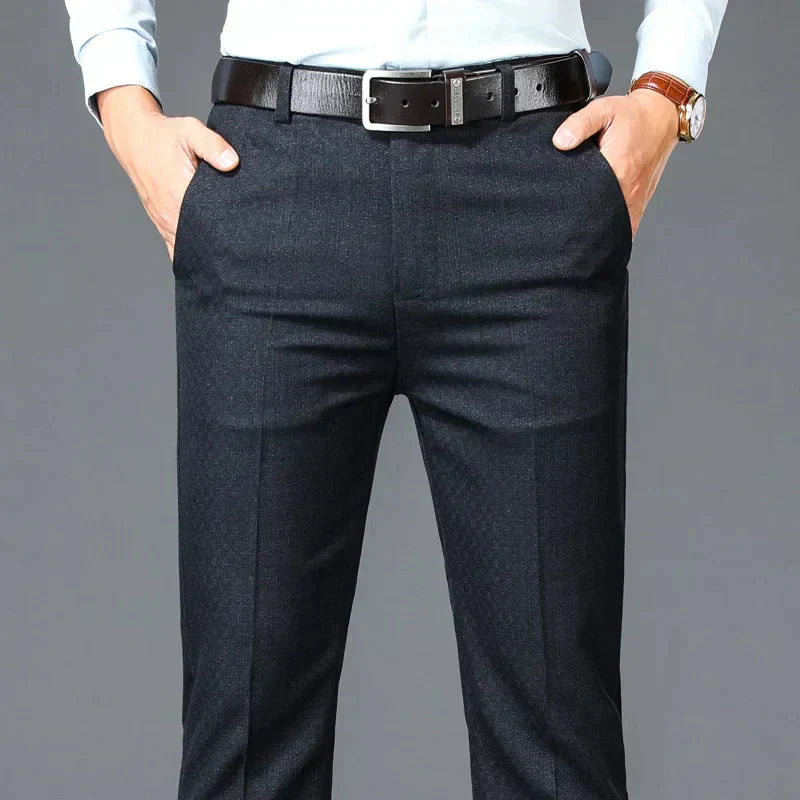 Calça Social Masculina Monzatti MZ515 em tecido premium e corte clássico.