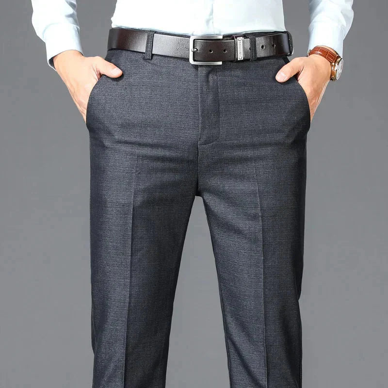 Calça Social Masculina Monzatti MZ515 em tecido premium e corte clássico.