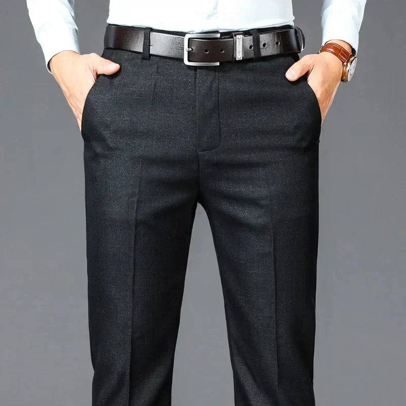 Calça Social Masculina Monzatti MZ515 em tecido premium e corte clássico.