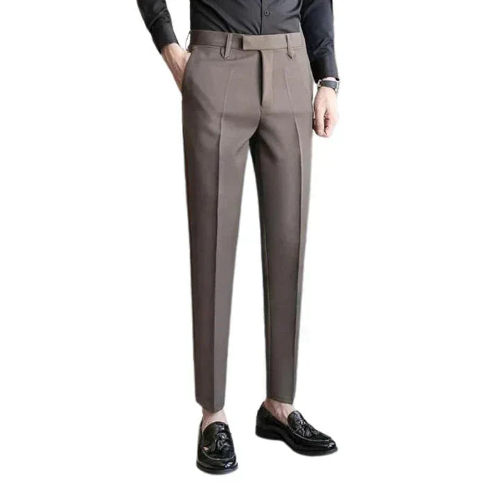 Calça de Alfaiataria Masculina Monzatti MZ055 em corte slim fit.