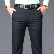 Calça Social Masculina Monzatti MZ515 em tecido premium e corte clássico.